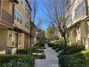 Building Photo - 905 N Purple Sage Dr