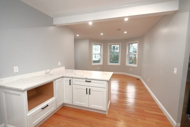Building Photo - 12 Denvir St