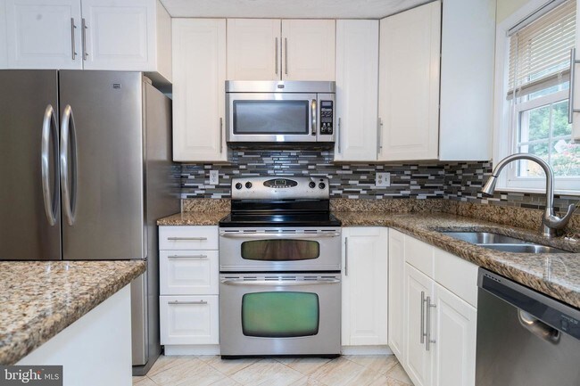 Building Photo - 6802 Moon Rock Ct