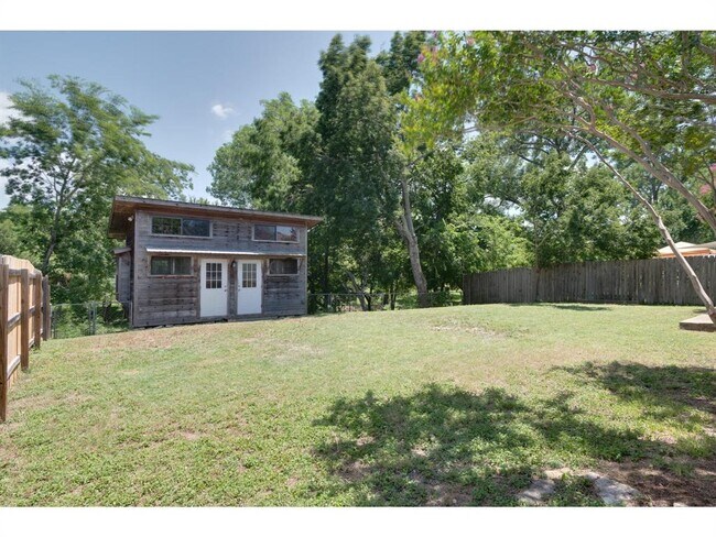 Building Photo - 7623 Scenic Brook Dr