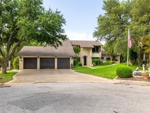 Building Photo - 9900 Winding Oak Cir