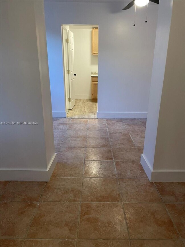 Foto del edificio - 746 NE 80th St