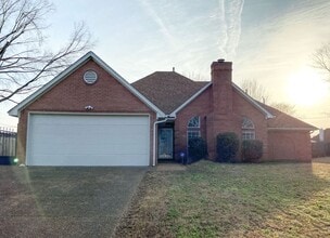 Building Photo - 5561 Patsy Cir W