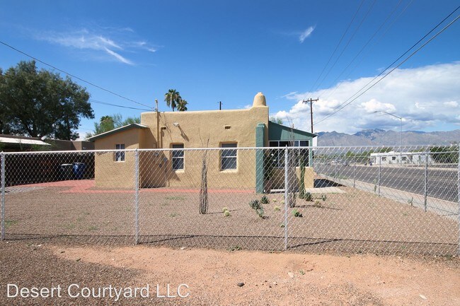 Building Photo - 1401 N Alvernon Way