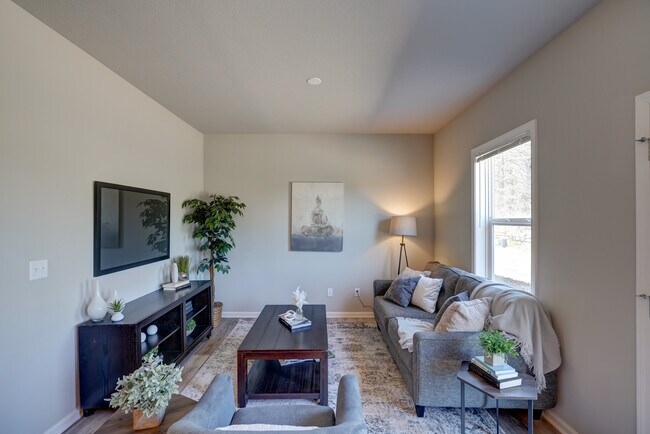 Foto del edificio - 639 McKay Way
