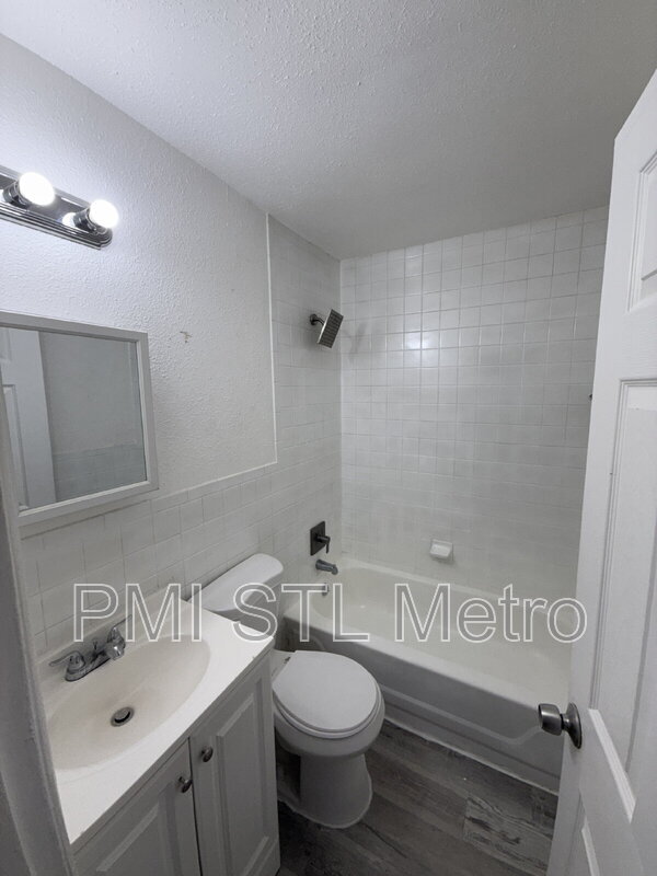 Foto del edificio - 10870 Spring Garden Dr
