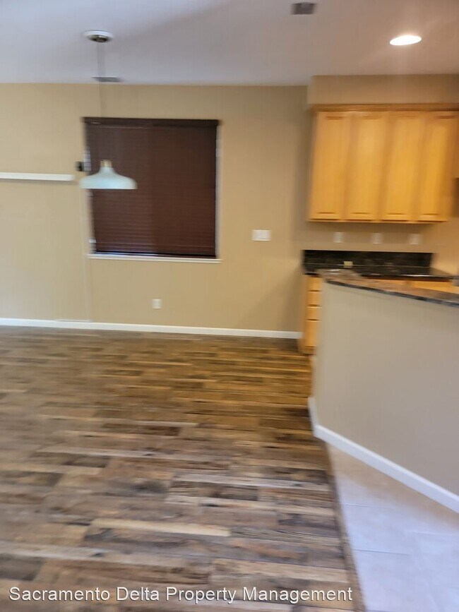 Building Photo - 3 br, 2.5 bath House - 6 Suffolk Hills Pl.