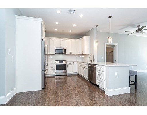 Building Photo - 8 Sanborn St