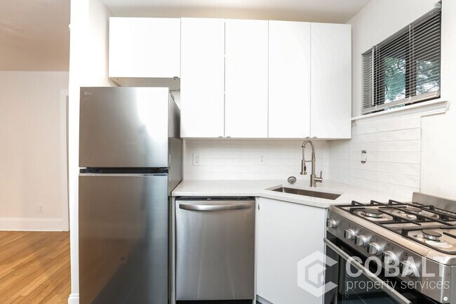 Foto del edificio - 755 St Charles Ave NE