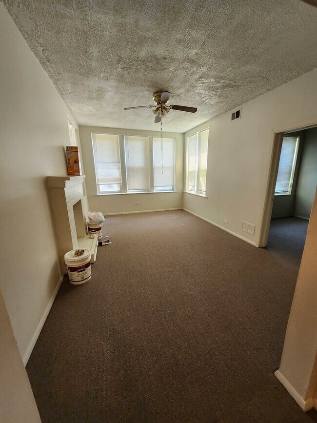 Foto del edificio - 6730 S Clyde Ave