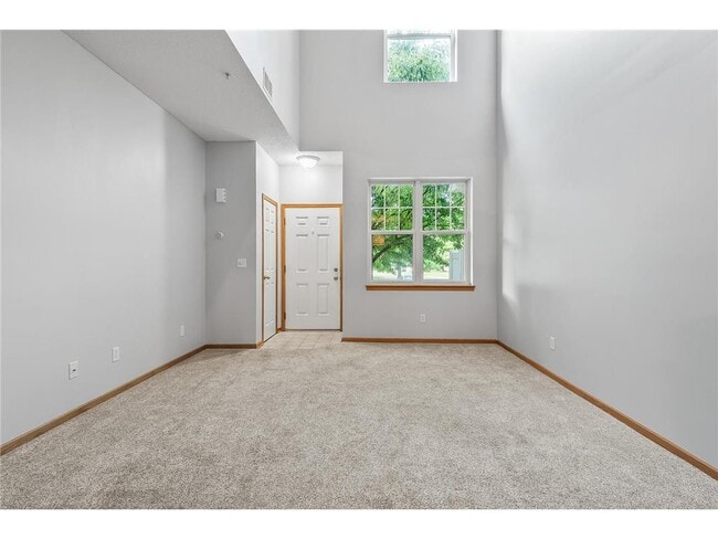 Building Photo - 5020 Holly Ln N