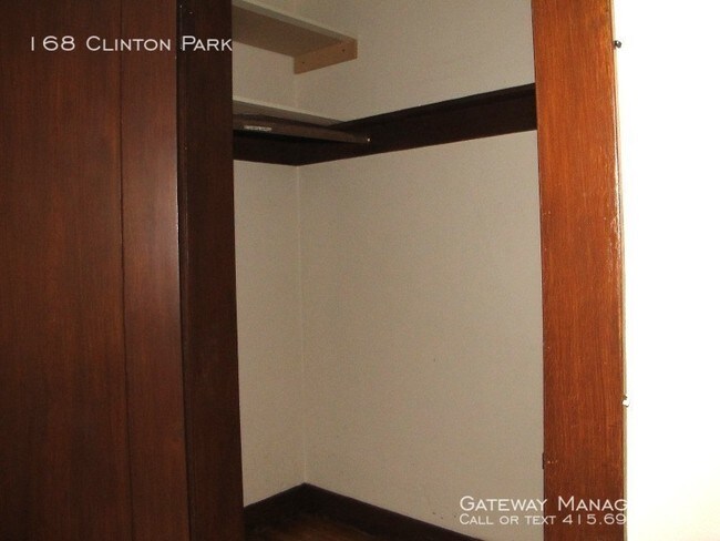 Building Photo - 168 Clinton Park