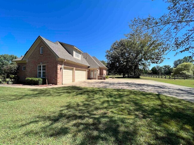 Foto del edificio - 850 Cold Creek Cove