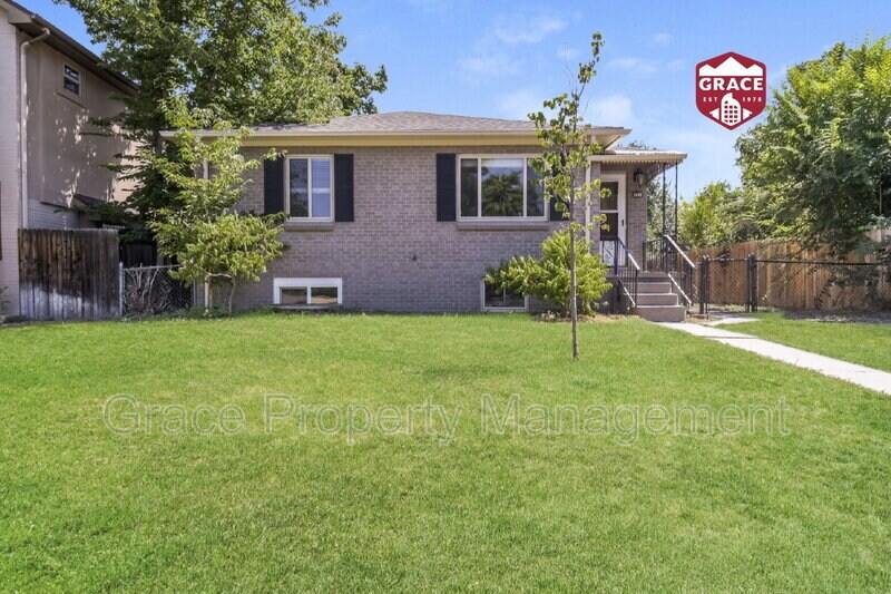 Foto principal - 2620 S York St