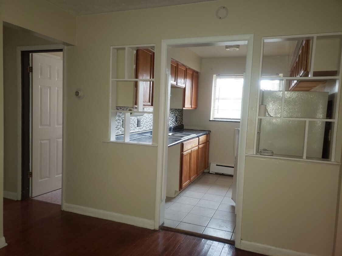 1927 W North Bend Rd Unit 2, Cincinnati, OH 45224 Apartments in