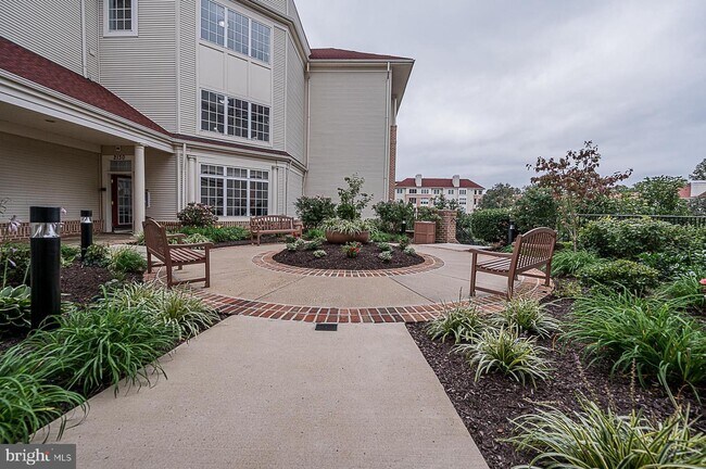 Building Photo - 2130 Ganton Green