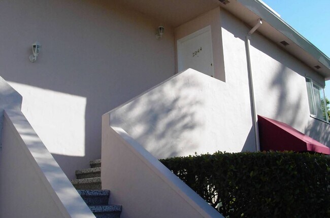 Foto del edificio - 2044 Yale St