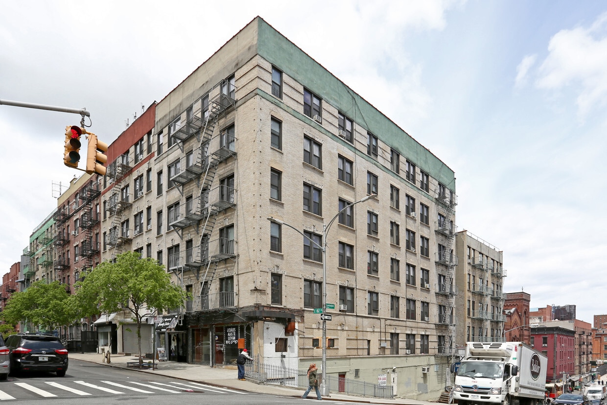 Primary Photo - 1621 Lexington Ave