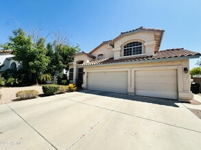 Building Photo - 727 W Mendoza Cir