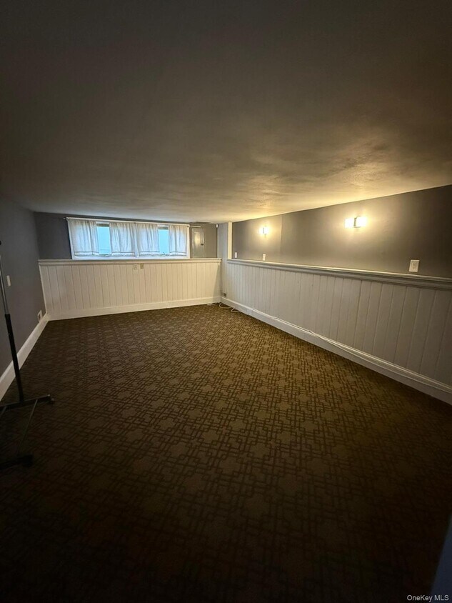 Foto principal - 355 W 22nd St