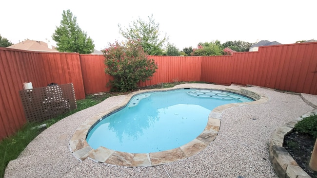 Building Photo - 2820 Golden Meadow Ave