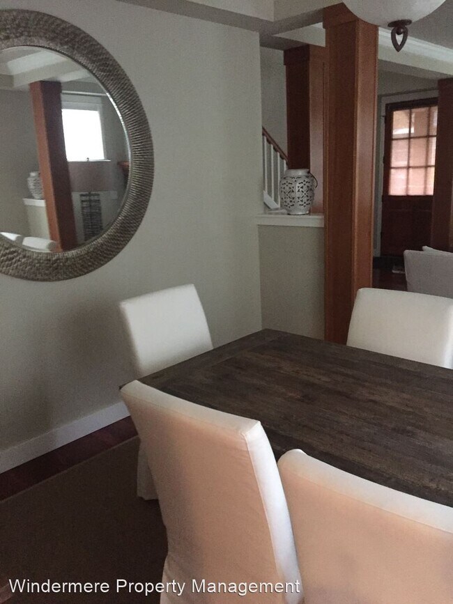Foto del edificio - 3 br, 3 bath House - 10286 NE Garibaldi Loop