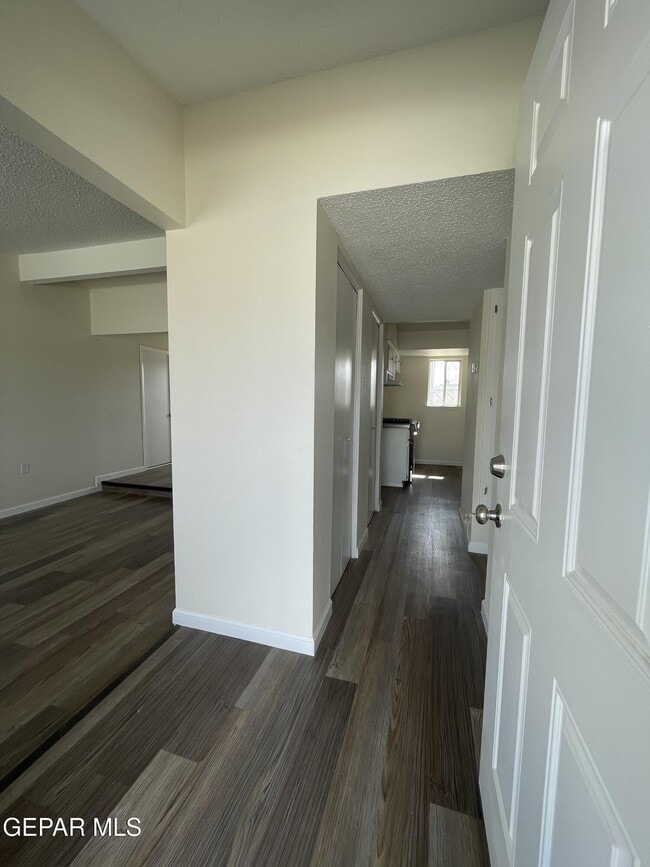 Building Photo - 312 Graphite Dr