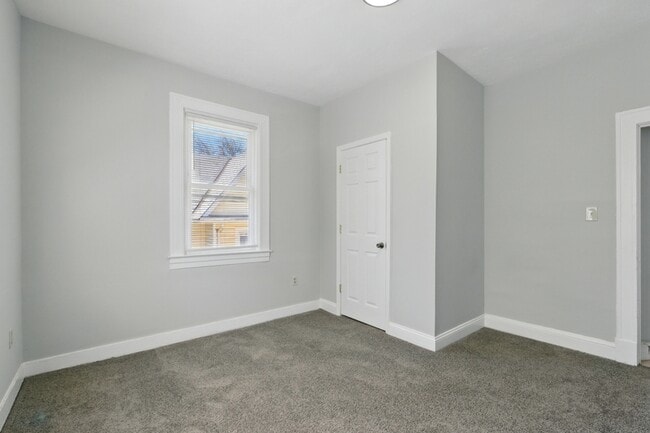 Building Photo - 3706 Chesholm Rd