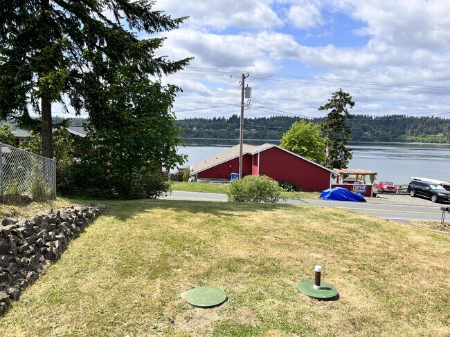 Foto del edificio - 10216 Steamboat Island Road Northwest