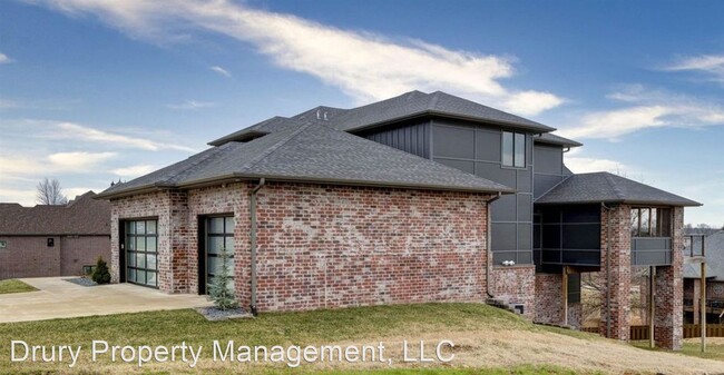 Building Photo - 7 br, 6.5 bath House - 1580 W. Gaslight Dr