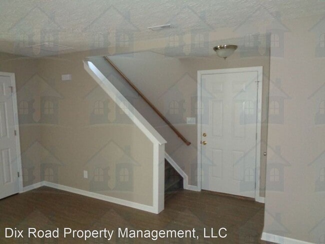 Building Photo - 4 br, 2.5 bath House - 747 Tamarack Court,