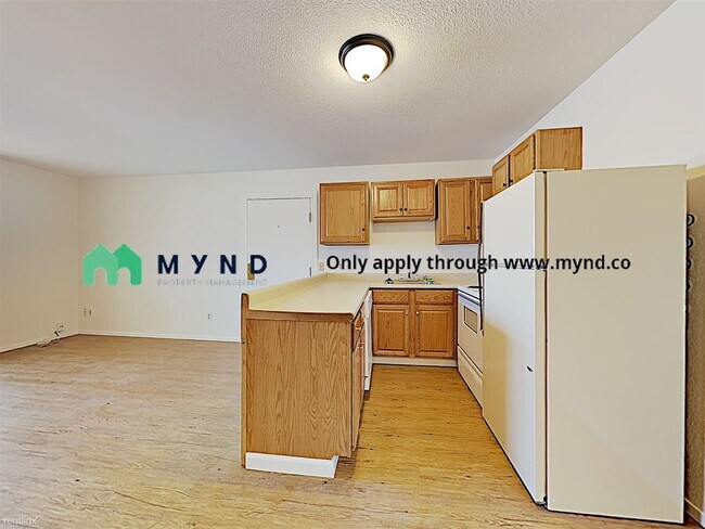 Building Photo - 2 br, 2 bath  - 2150 Sutro St Apt G4 G4