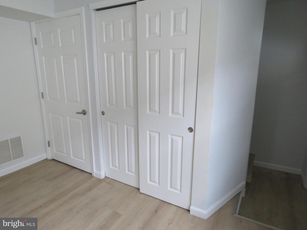 Foto principal - 1060 Elwood Ave