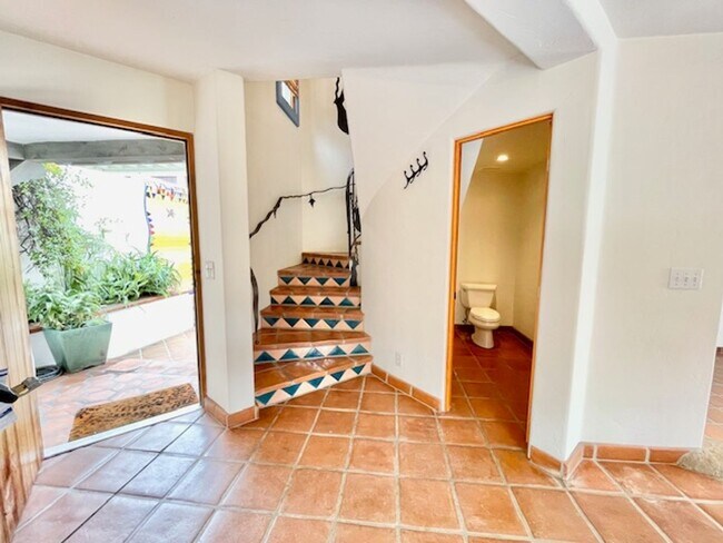 Foto del edificio - Spanish Style Downtown Townhome