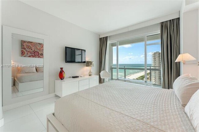 Foto del edificio - 6801 Collins Ave