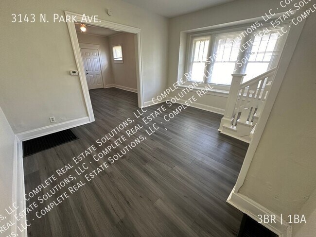 Building Photo - 3143 N Park Ave