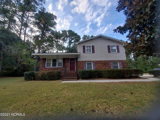 Building Photo - 308 Kelly Rd