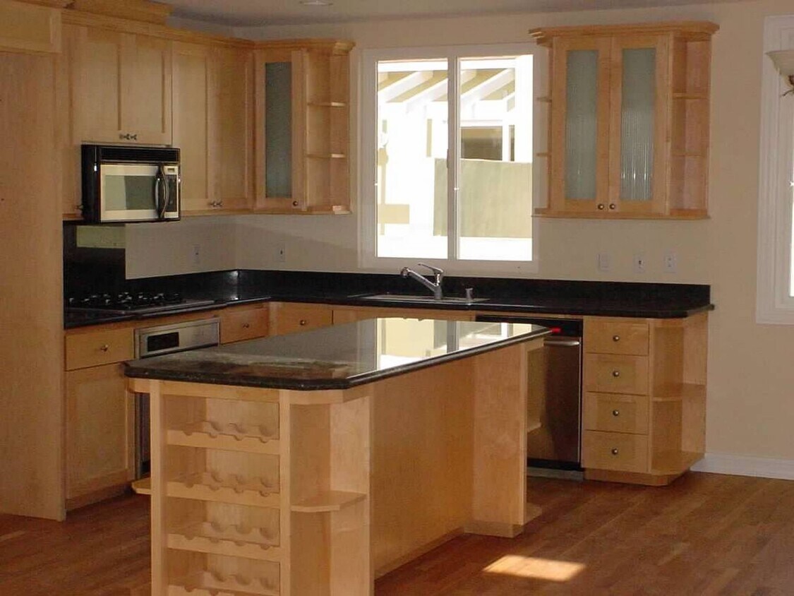 Foto principal - 5582 W 190th St