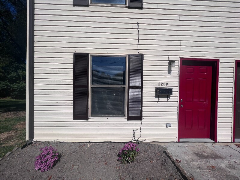 Primary Photo - 2209 Courtland Rd NE