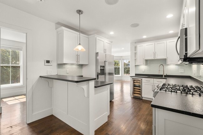 Building Photo - 12 Mohawk St