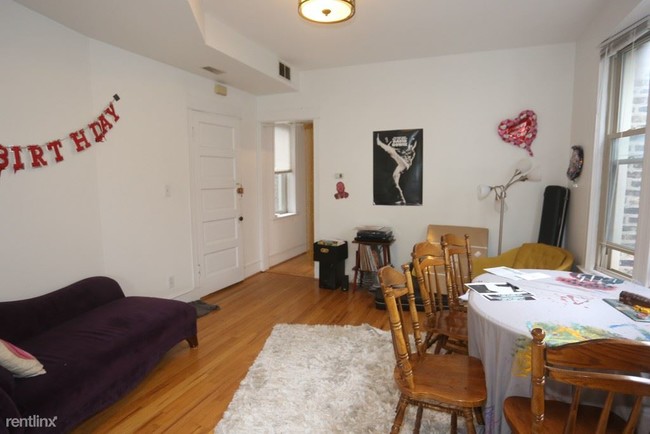 Foto del edificio - 3437 N Paulina St