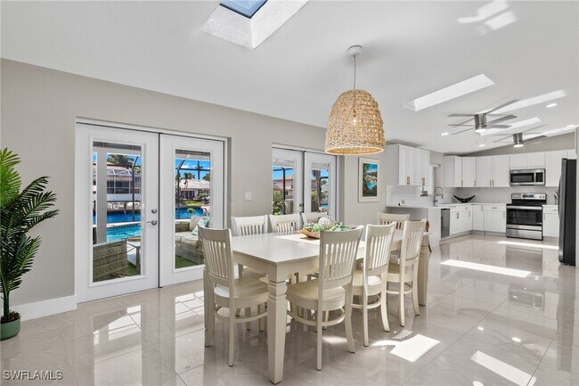 Foto del edificio - 482 Tradewinds Ave
