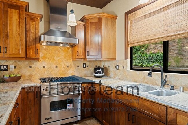 Building Photo - 746 Armada Terrace