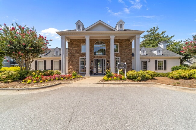 Foto del edificio - Heights at New Garden