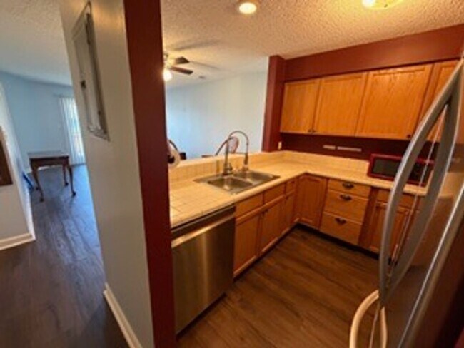 Foto del edificio - Waterfront condo for rent!