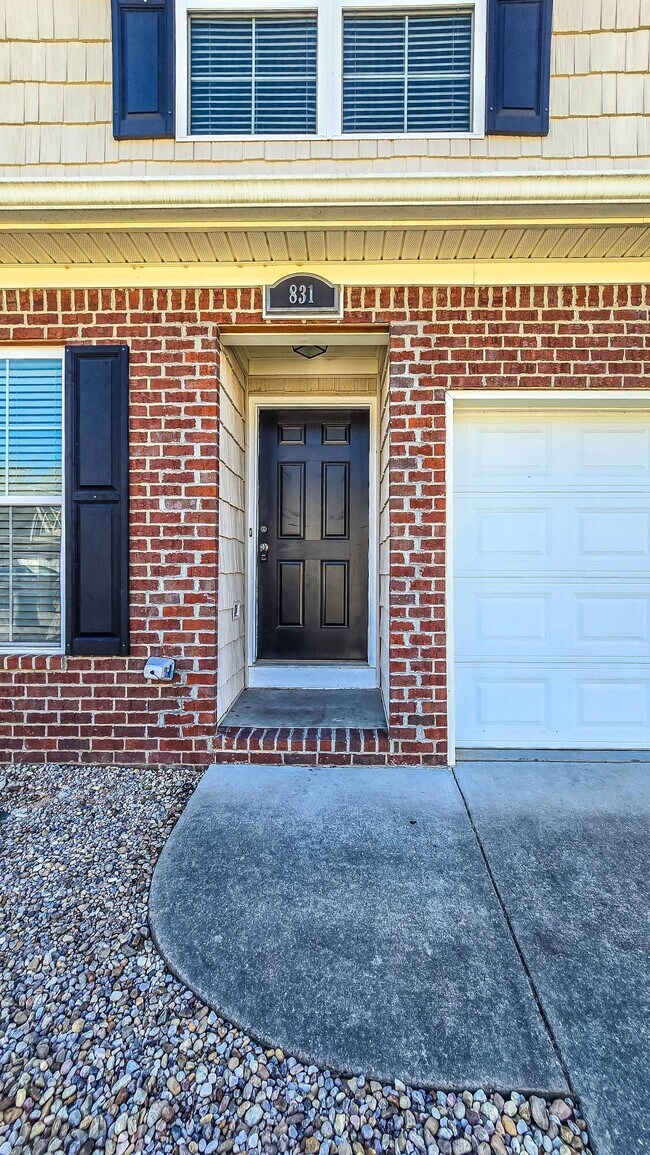 Foto del edificio - 831 Landing Dr