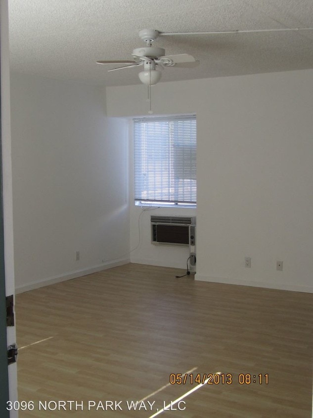 Building Photo - 3078-3096 North Park Way