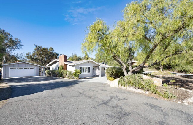 Building Photo - 12203 Boulder View Dr