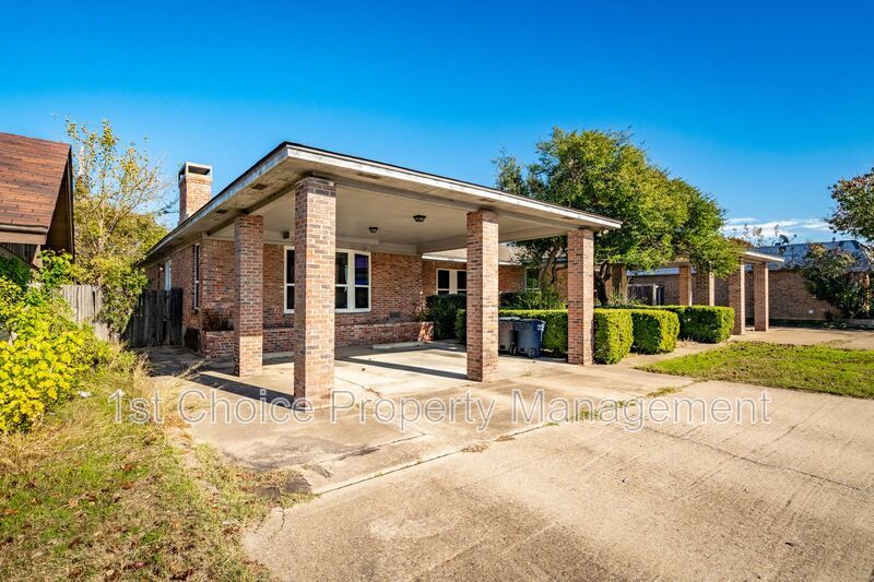 Primary Photo - 4304/4306 SW Loop 820