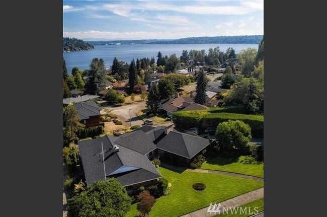 Foto del edificio - 6070 Seward Park Ave S